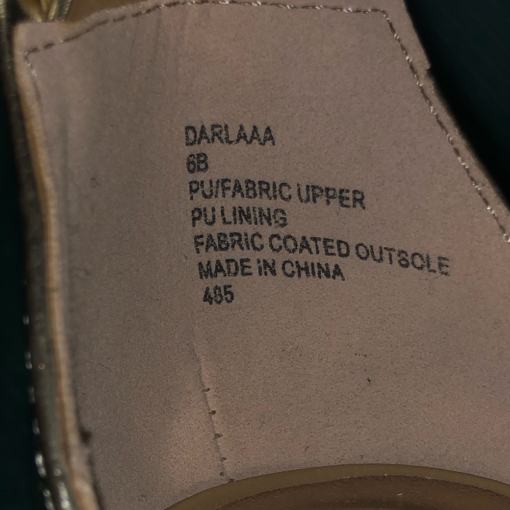 Gold heels - Picture 6 of 8